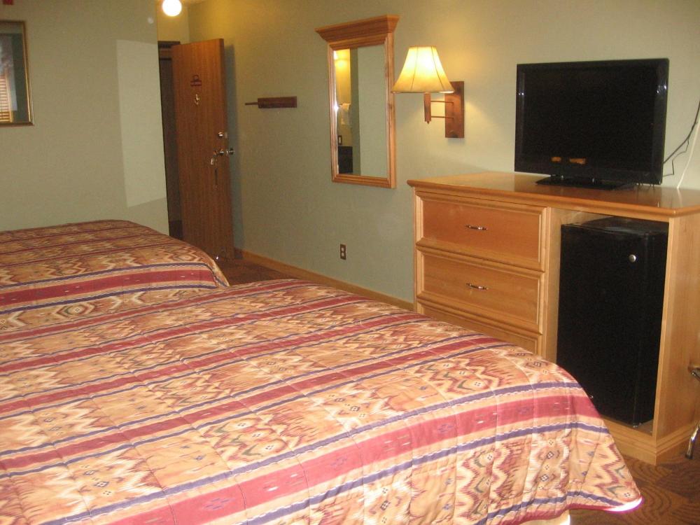 Queen Room with Two Queen Beds interior